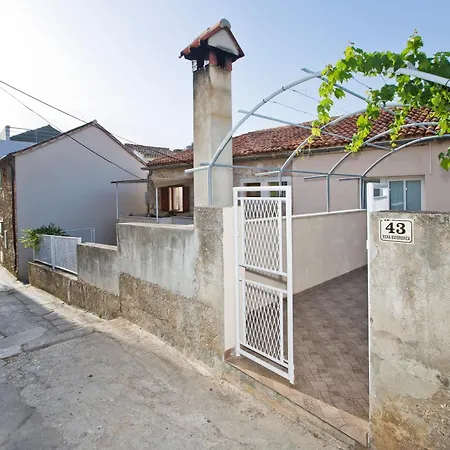 With Parking Space Hvar - 23410 Apartman